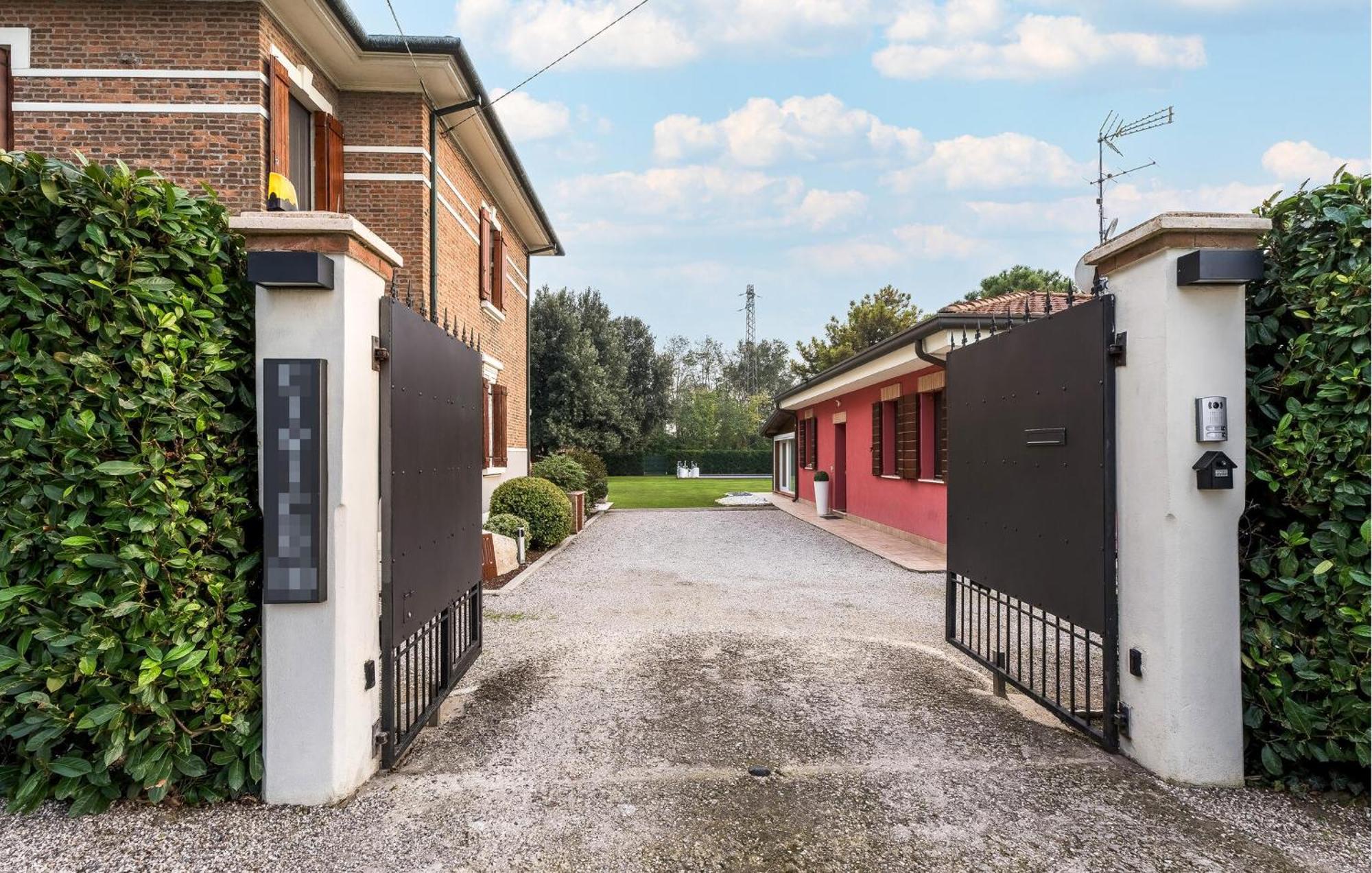 3 Bedroom Nice Home In ロゾリーナ エクステリア 写真